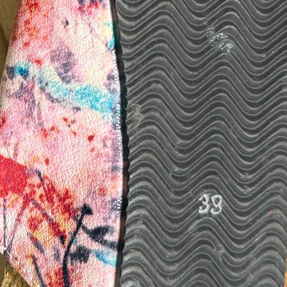 L'ARTISTE COLORFUL LEATHER WEDGE HEEL SANDALS (sz 39) NWOT - Picture 7 of 7